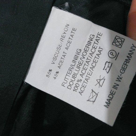 Hammer pencil skirt
Size 38 EU - Picture 8 of 8